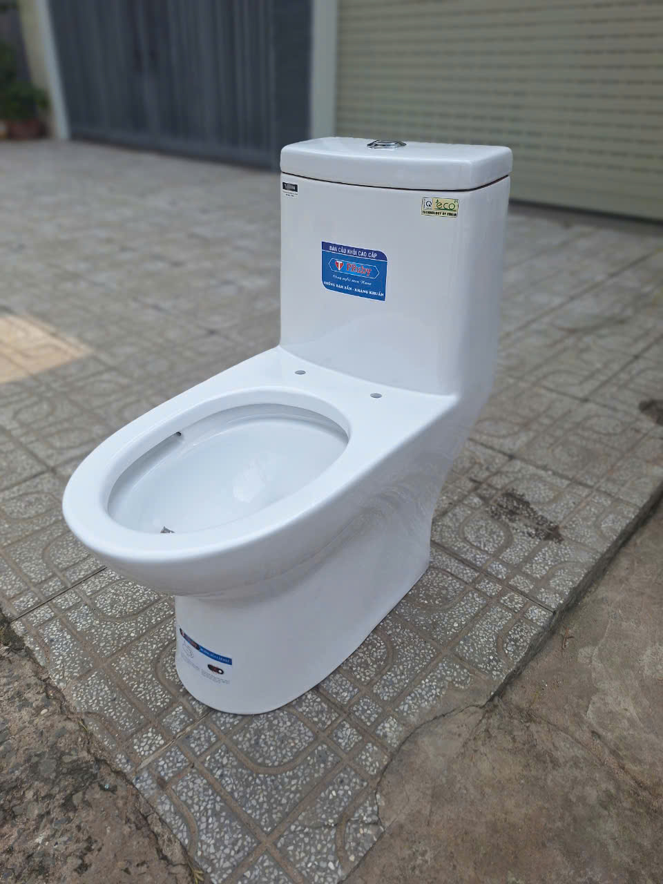 Bồn cầu liền khối giá rẻ-2460