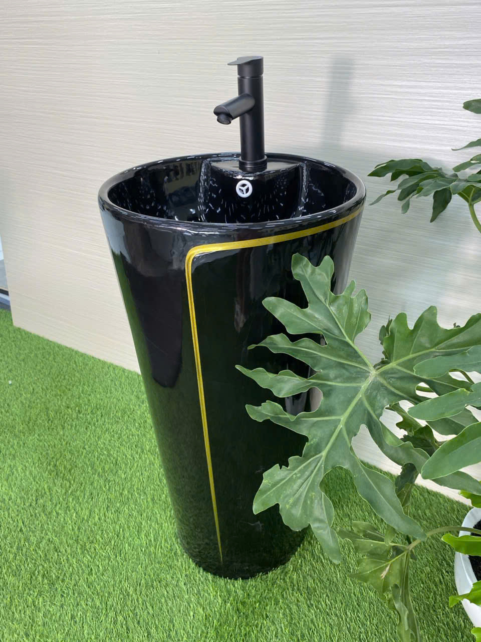 Chậu lavabo trụ liền khối-2689