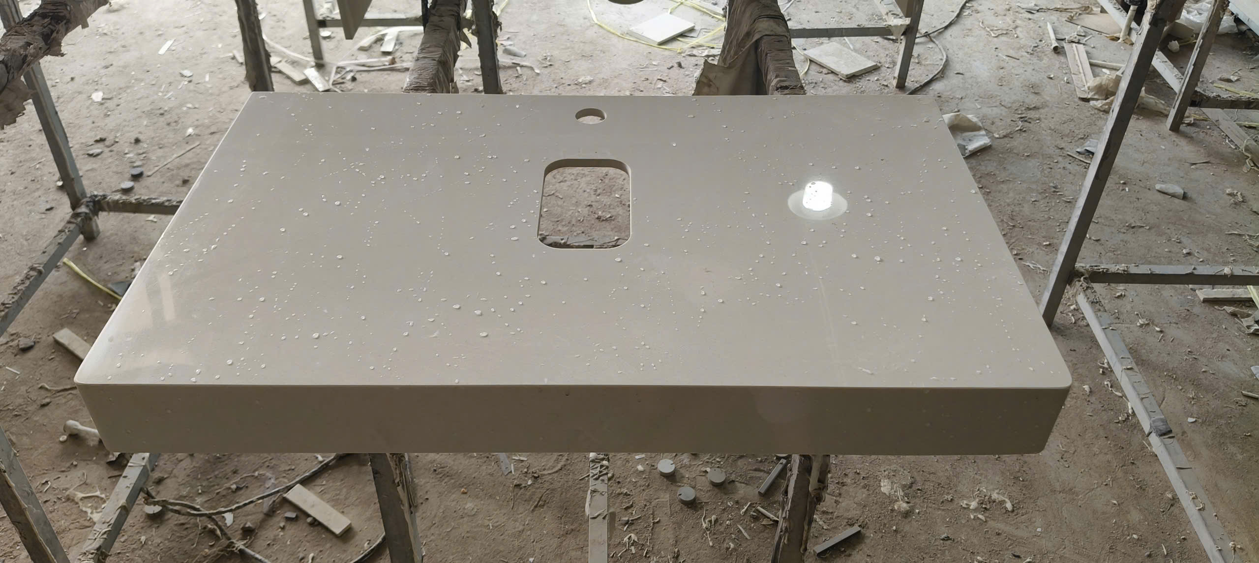 Bàn Đá LaVaBo -5754