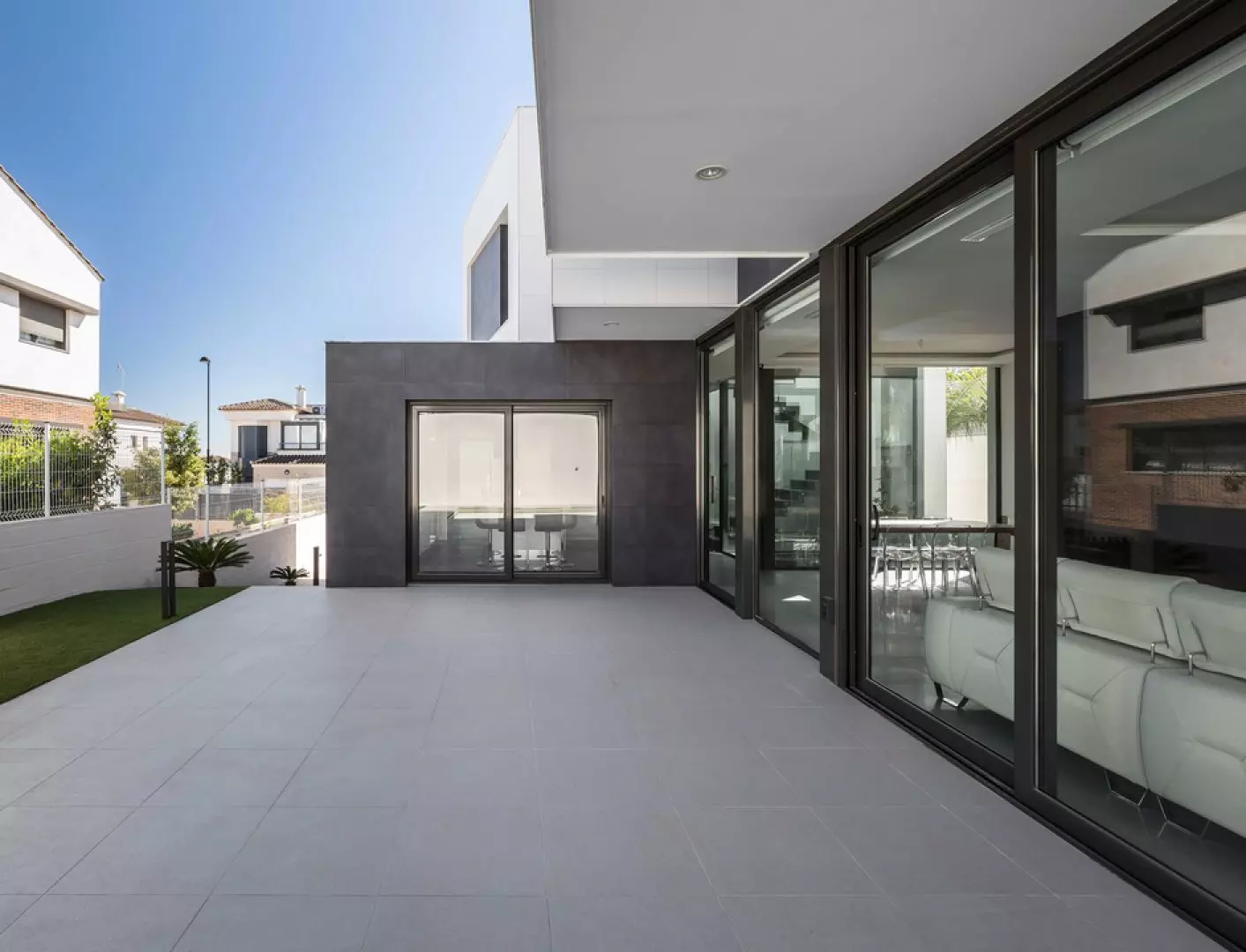 gạch granite được dùng nhiều ngoài trời